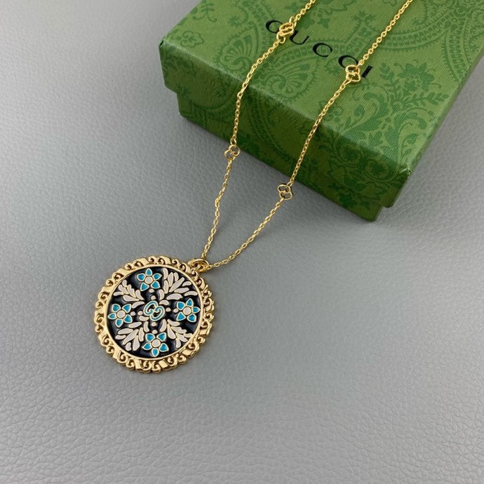 18K Gucci Iconic Floral Pendant Necklace