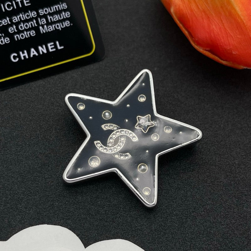 18K Chanel Star Gold Brooch