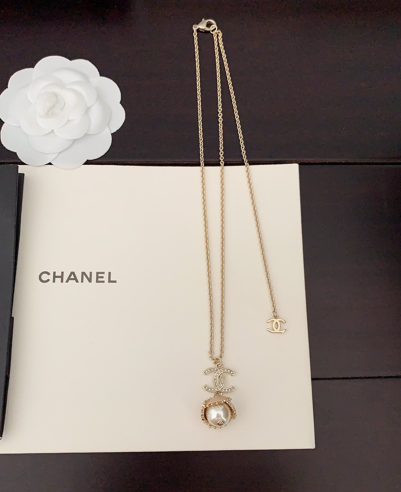 18K Chanel Pearls Flower Necklace