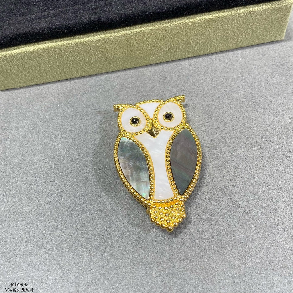 18K Van Cleef & Arpels Lucky Animals Owl Clip Brooch
