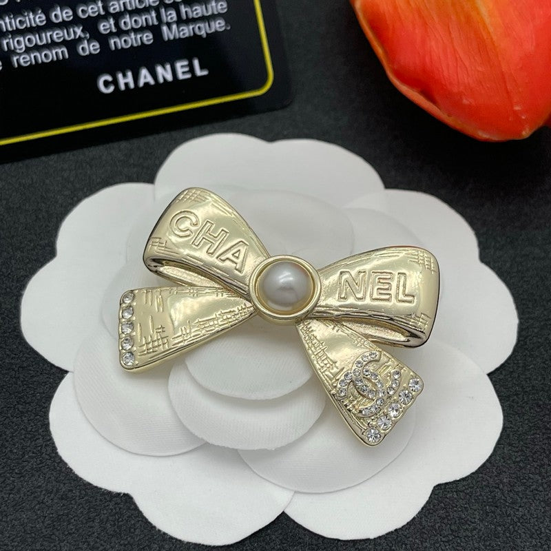 18K Chanel Bow Tie Gold Brooch