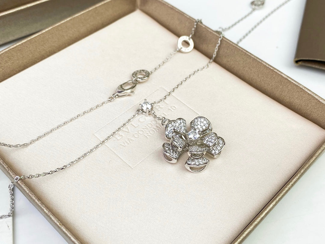 18K BVLGARI BV DIVAS' DREAM Necklace