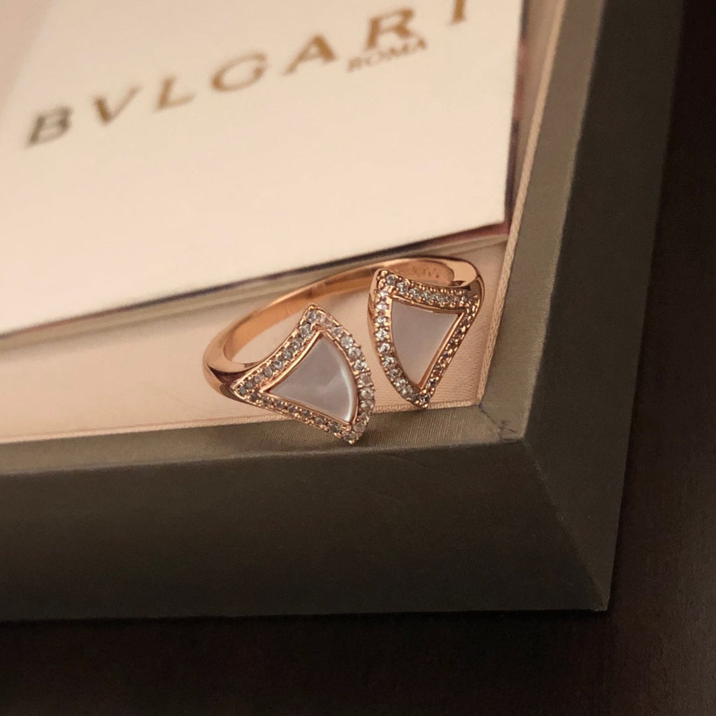 18K BVLGARI BV Divas' Dream Pearl Ring
