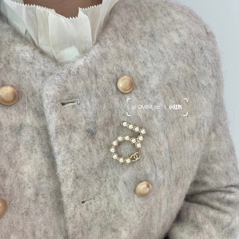 18K Chanel No.5 Pearl Gold Brooch