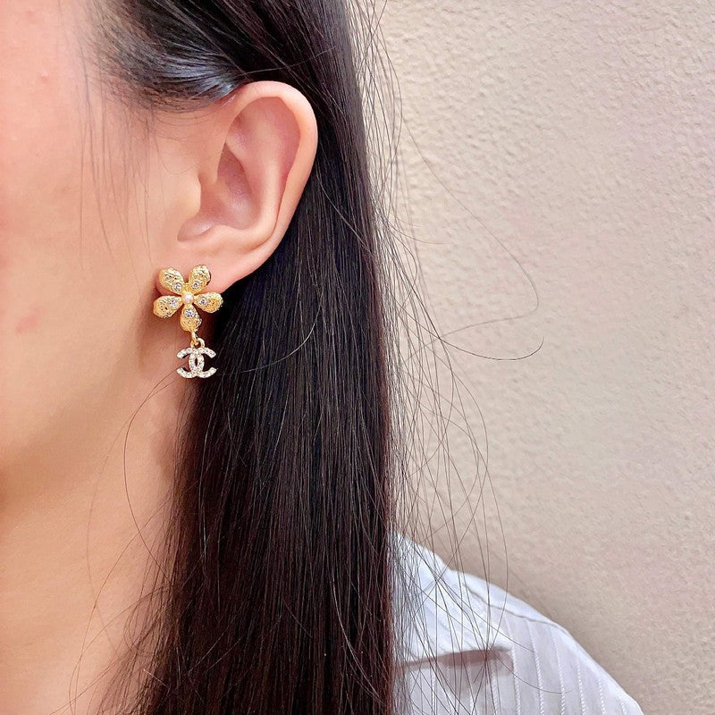 18K Chanel Diamond Flower Gold Earrings