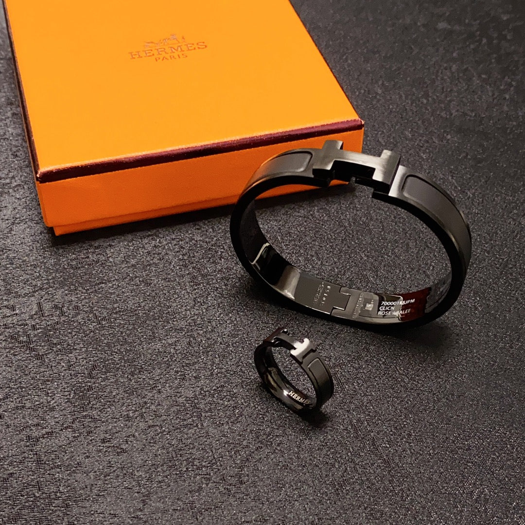 18K Clic Hermes So Black Ring