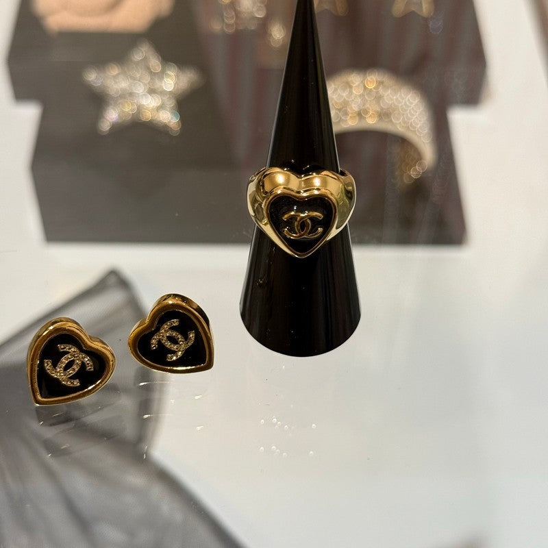 18K Chanel Black Gold Heart Ring
