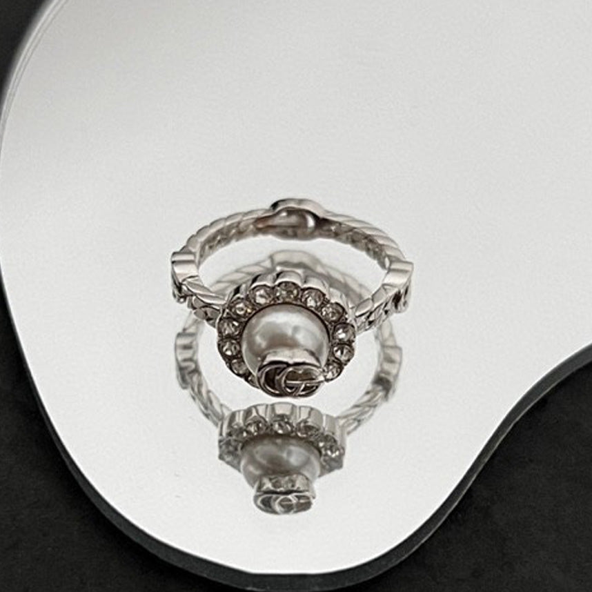 18K Gucci Pearl Ring