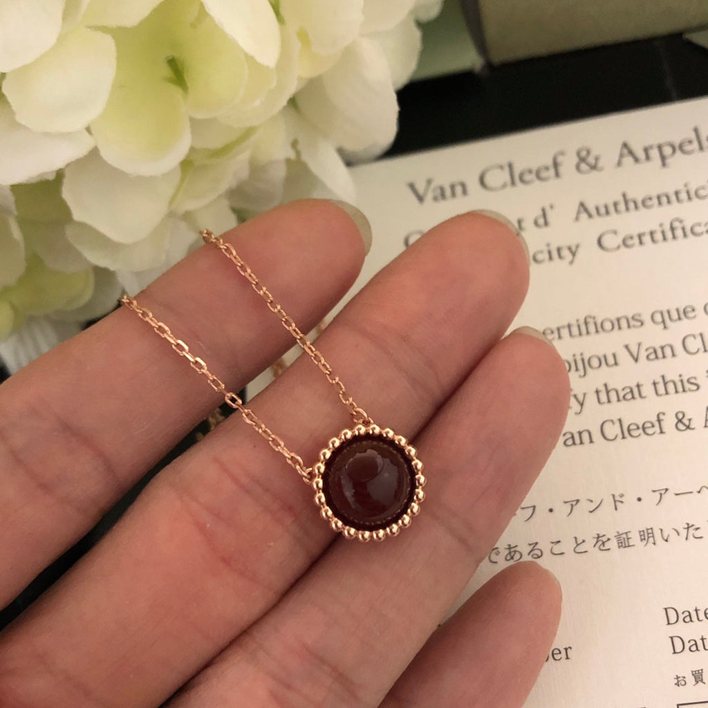 18K Van Cleef & Arpels Perlee couleurs Carnelian Necklace