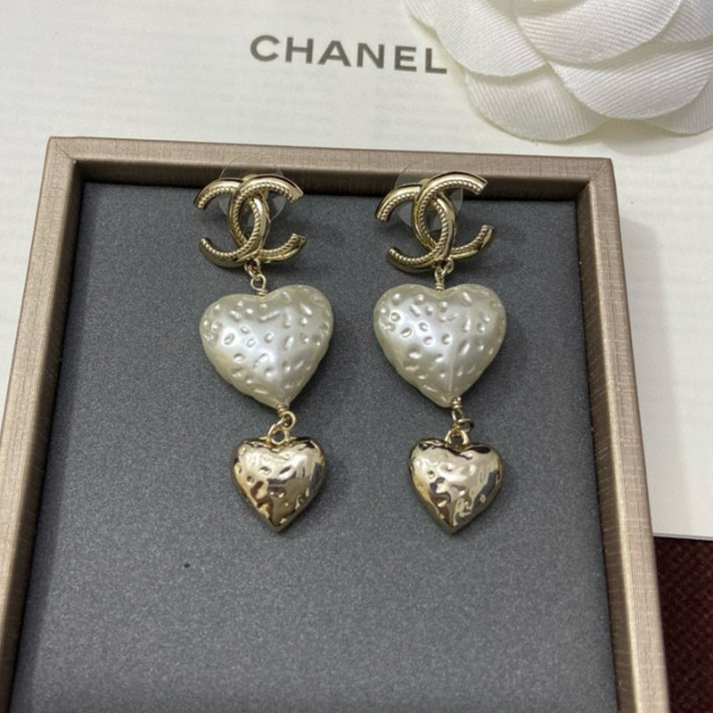 18K Chanel Heart Pearl Pendant Earrings