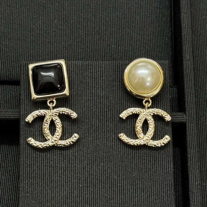 18K Chanel Black & White Pearl Pendant Earrings