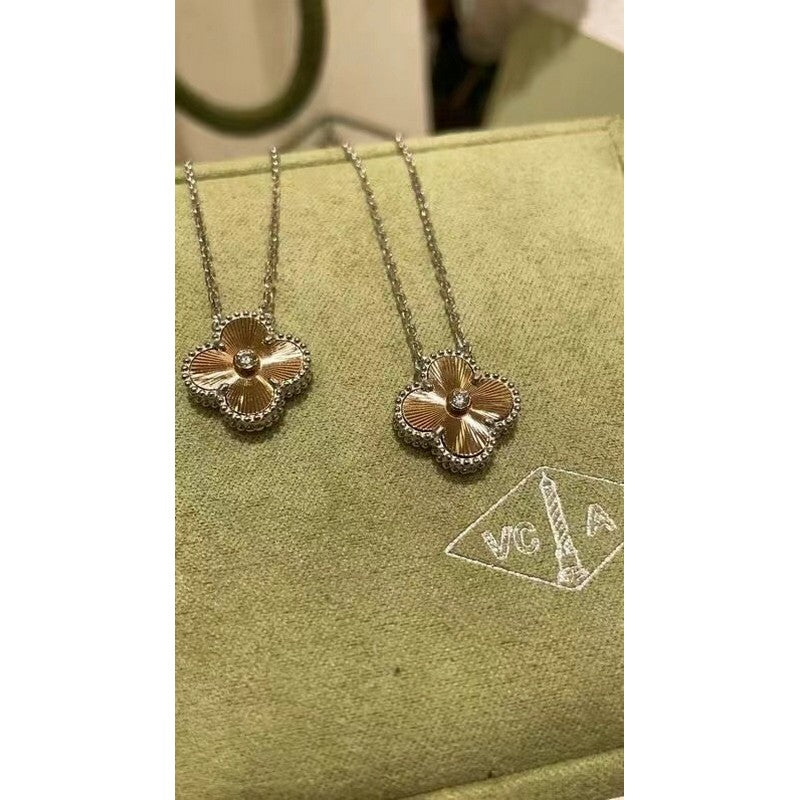 18K Van Cleef & Arpels Vintage Alhambra Holiday Pendant Necklace