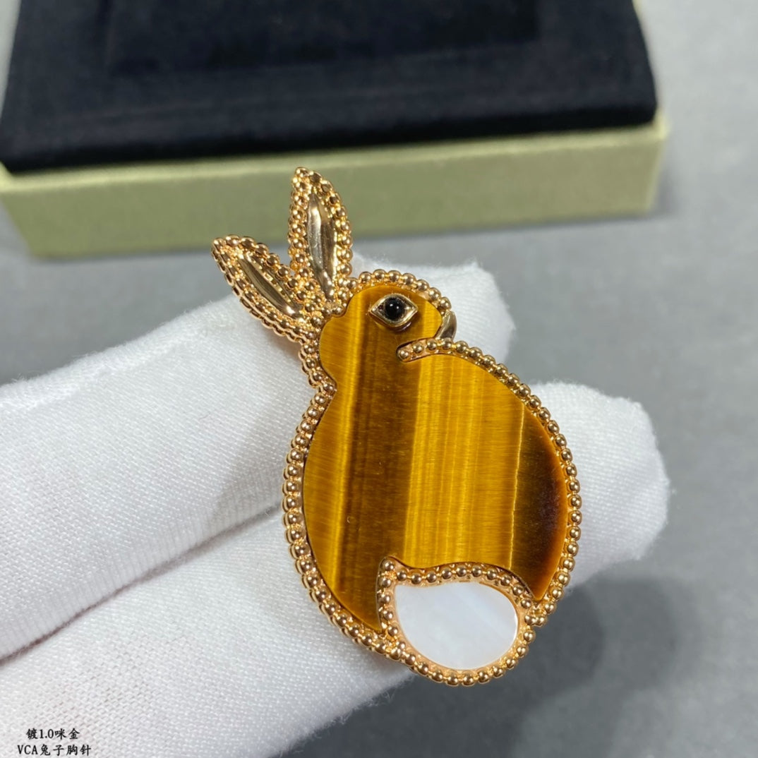 18K Van Cleef & Arpels Lucky Animals Rabbit Clip Brooch