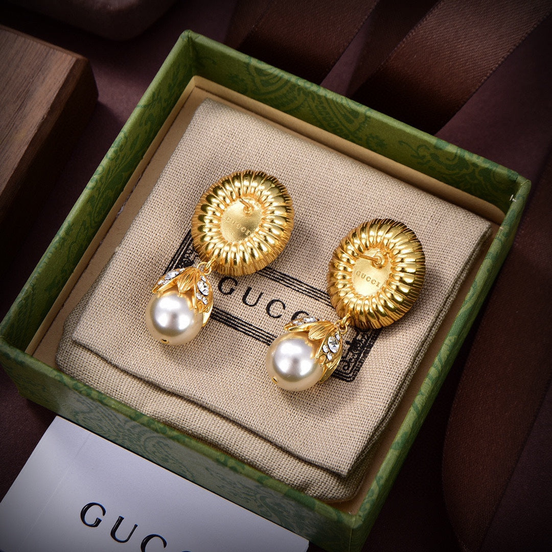 18K Gucci Pearl Earrings