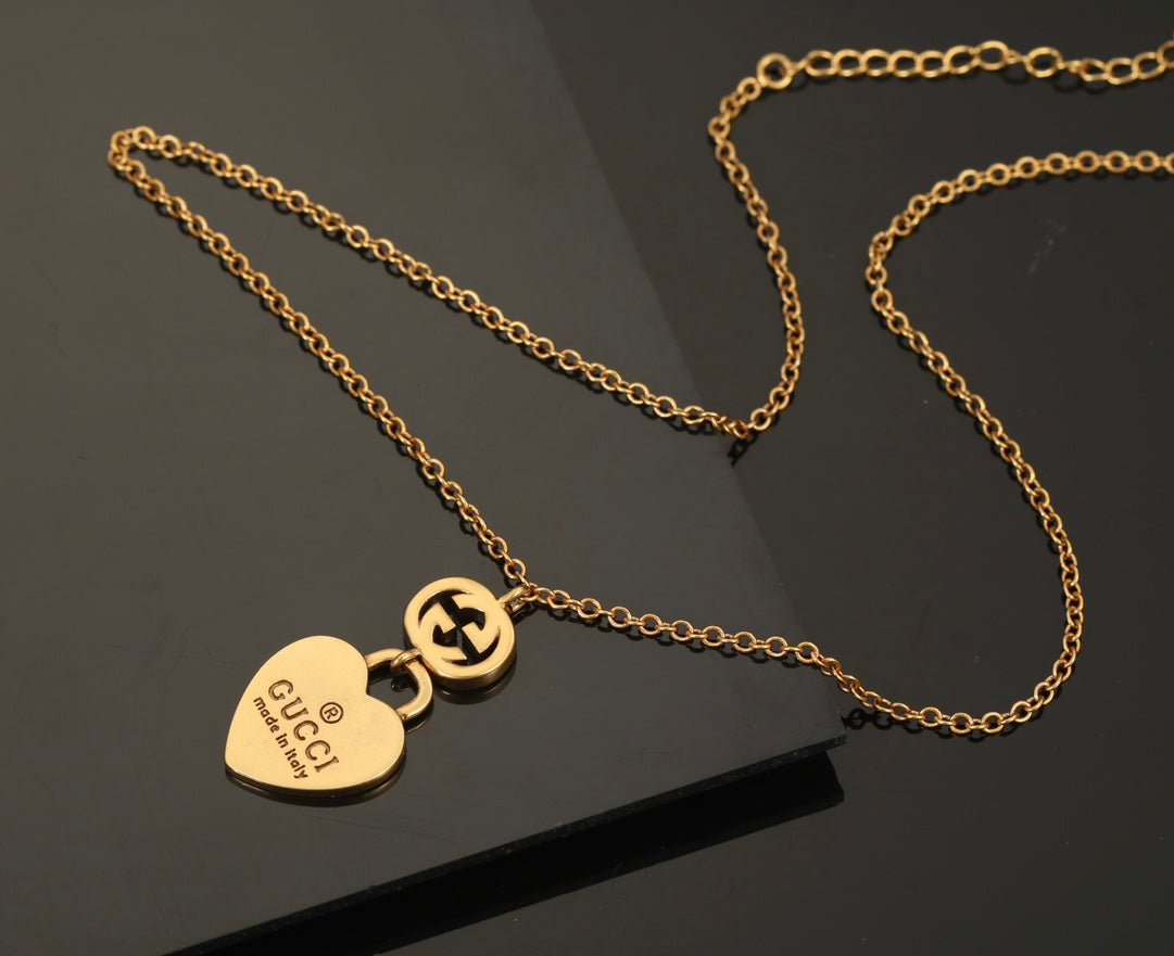 18K Gucci Heart Pendant Necklace