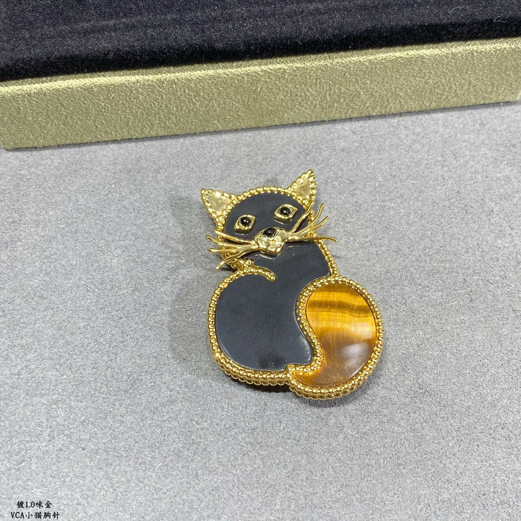 18K Van Cleef & Arpels Lucky Animals Cat Clip Brooch