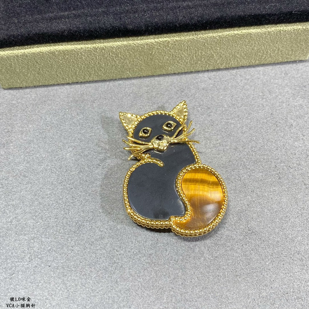 18K Van Cleef & Arpels Lucky Animals Cat Clip Brooch