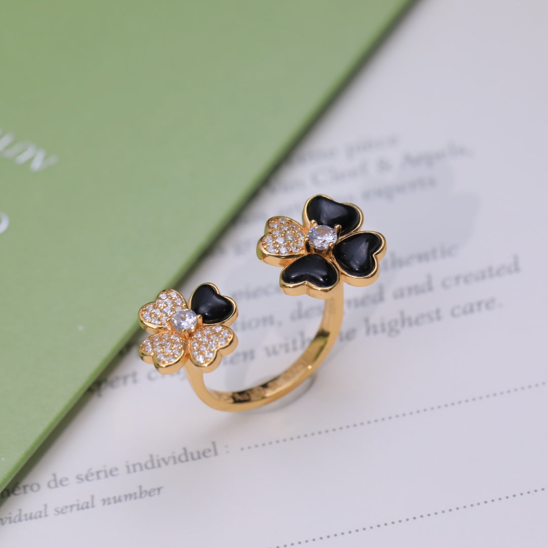 18K Van Cleef & Arpels Cosmos Between the Finger Diamond Ring