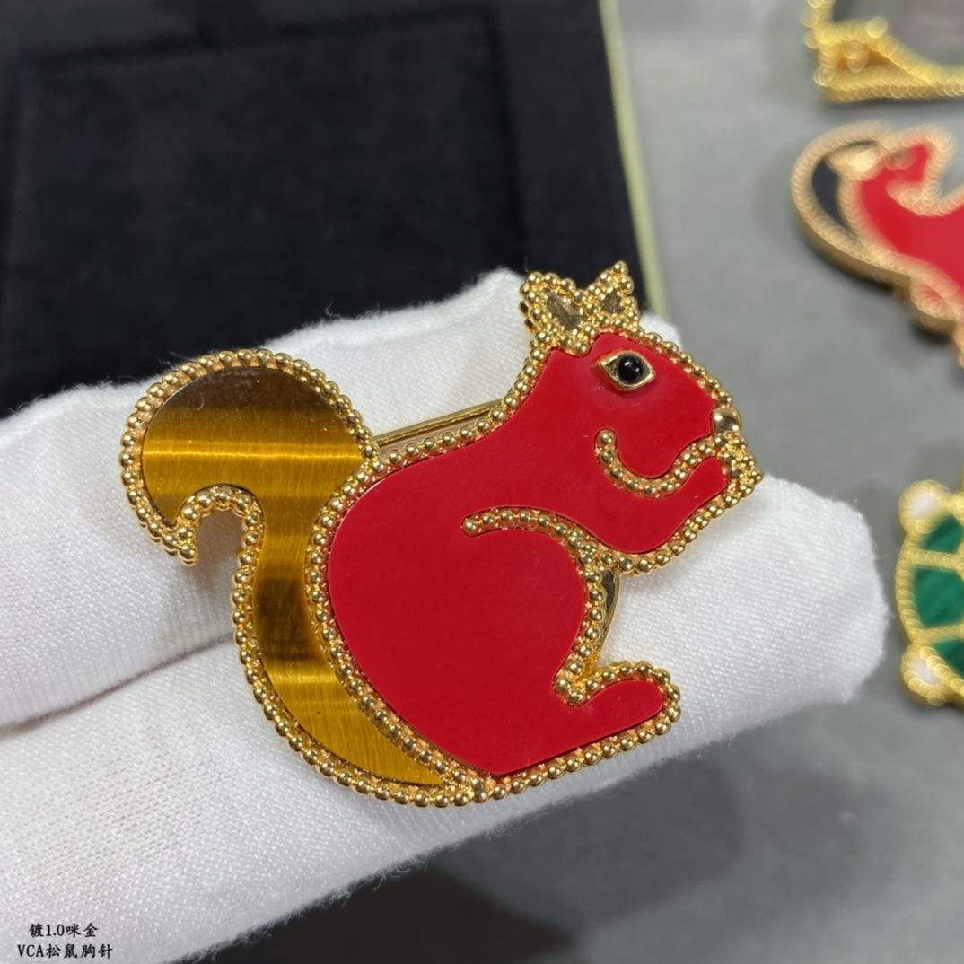 18K Van Cleef & Arpels Lucky Animals Squirrel Clip Brooch