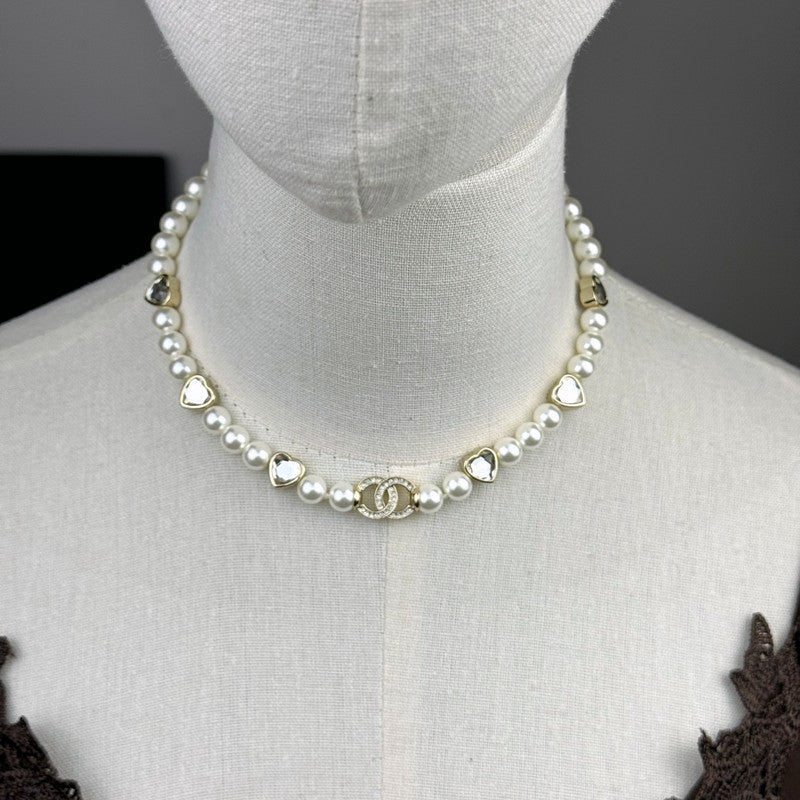 18K Chanel 25B Pearl Heart Choker Necklace