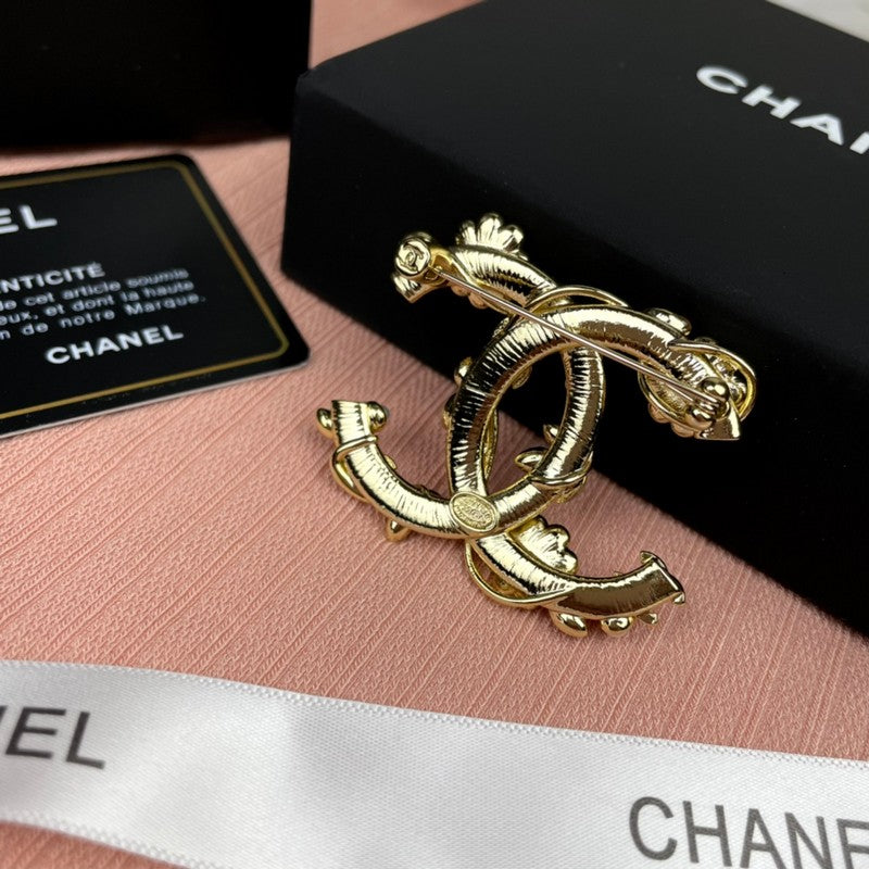 18K Chanel Flower Pearl Brooch