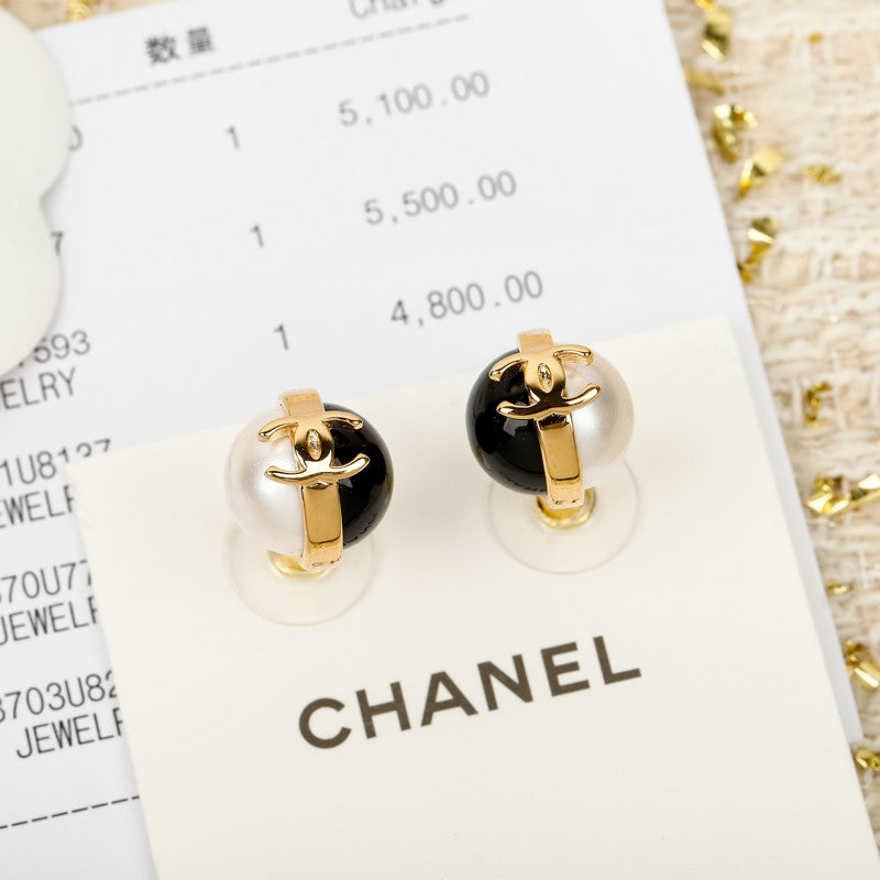 18K Chanel Black & White Pearl Earrings