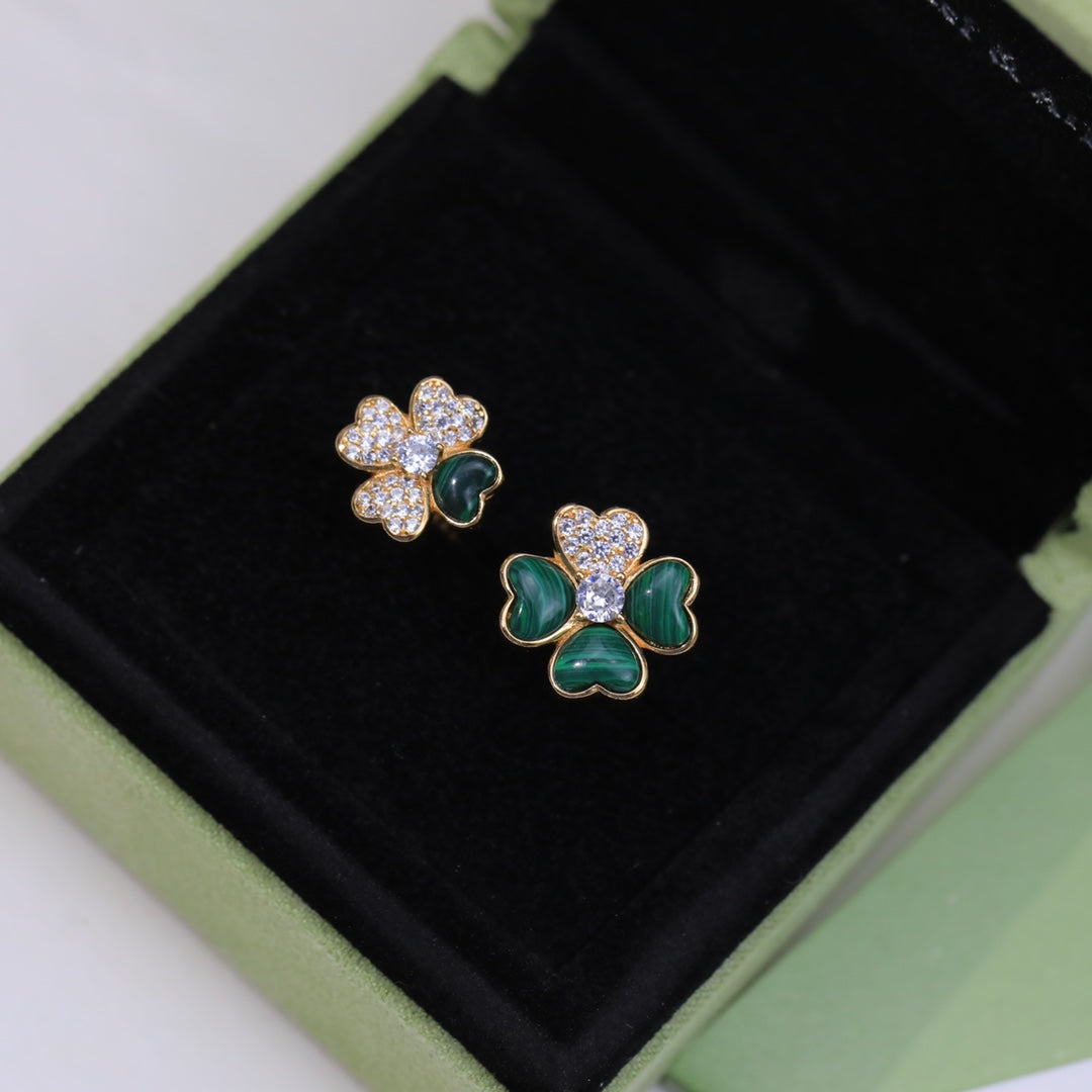 18K Van Cleef & Arpels Cosmos Between the Finger Diamond Ring