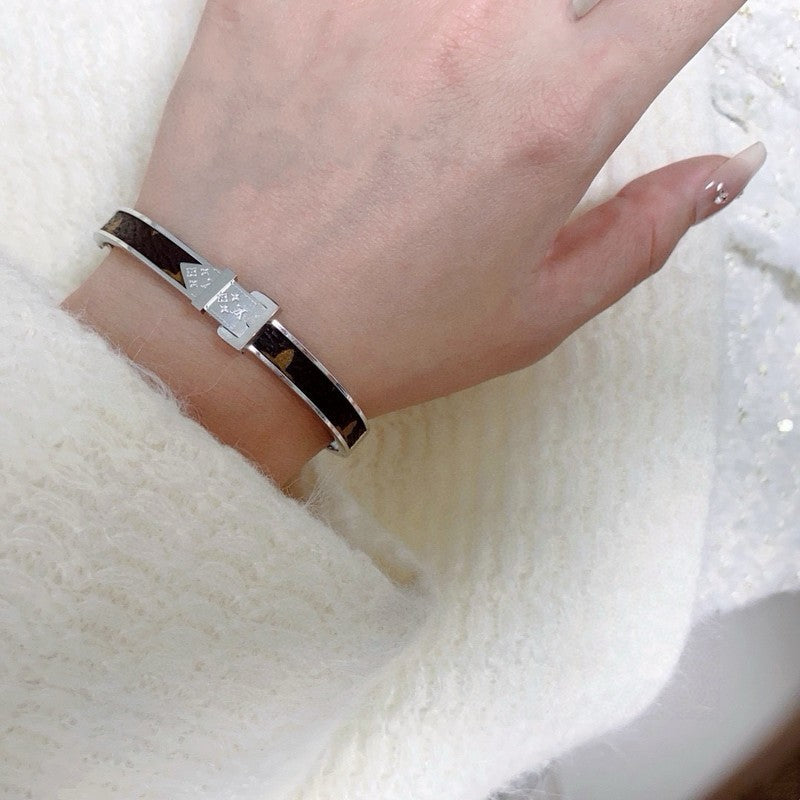 18K Louis Vuitton Vintage White Gold Bracelet