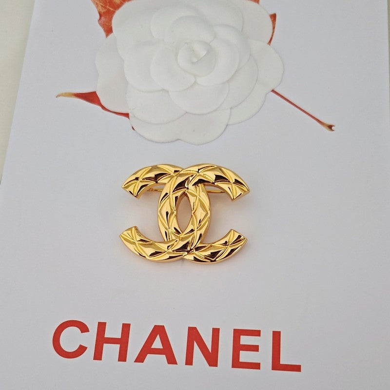 18K Chanel Uneven Gold Brooch