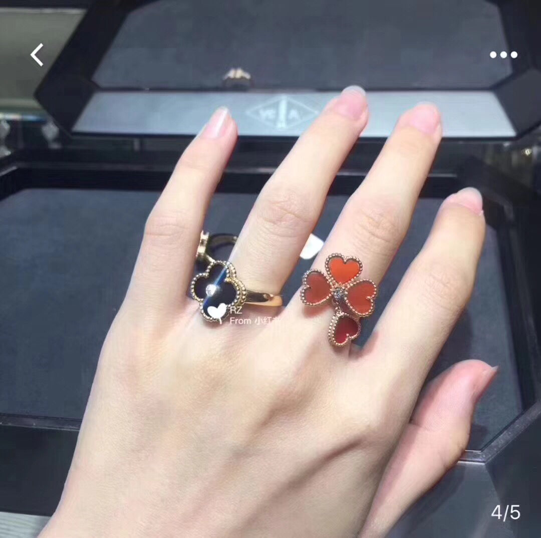 18K Van Cleef & Arpels Sweet Alhambra Effeuillage Ring