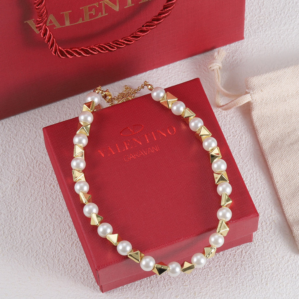 18K Valentino Vlogo Rockstud Pearls Necklace