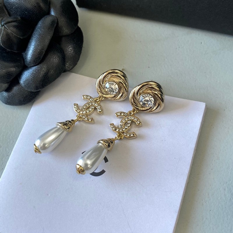 18K Chanel Camellia Diamond Earrings