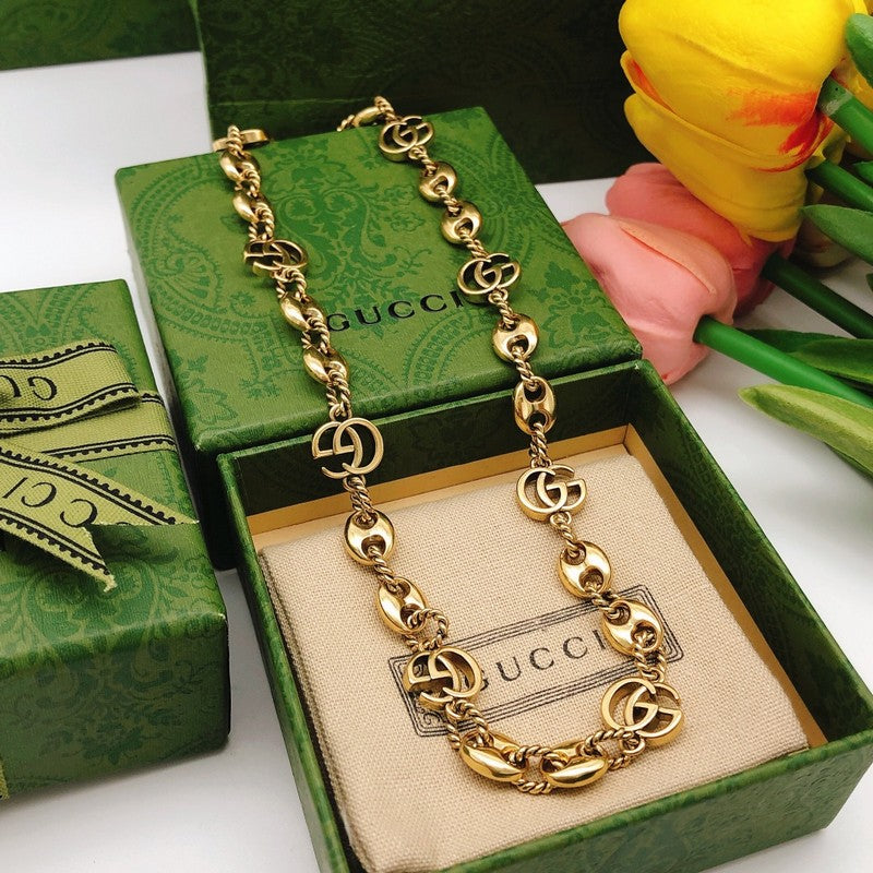18K Gucci Interlocking G Twist Chain Necklace