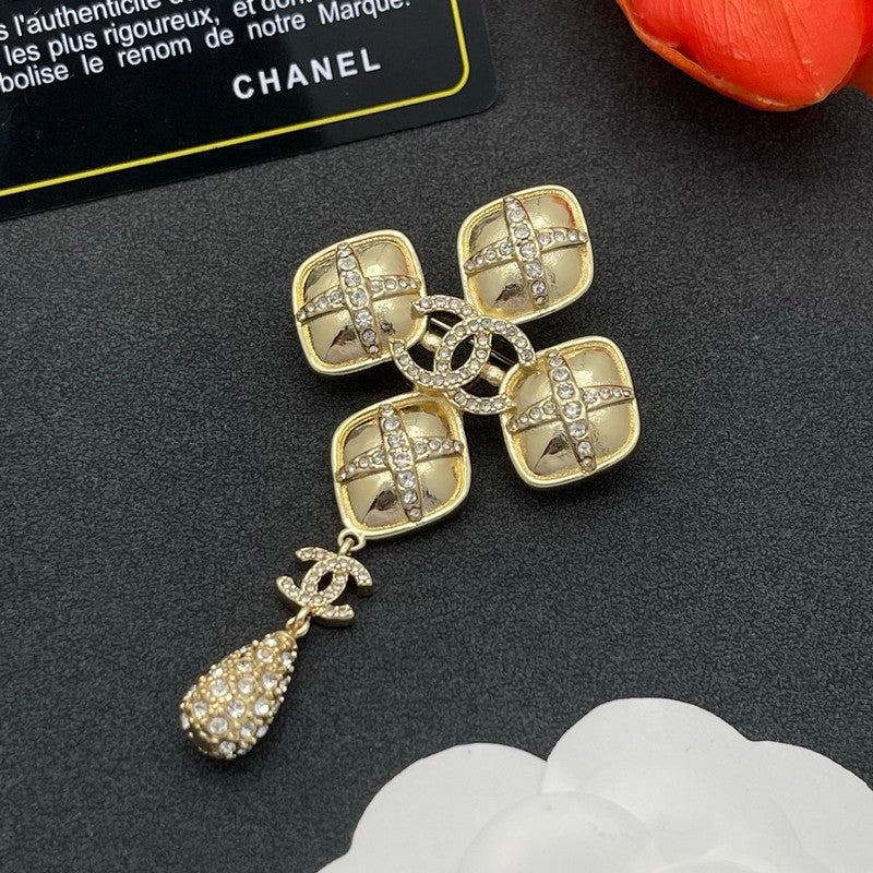 18K Chanel Diamond Shape Drop Brooch
