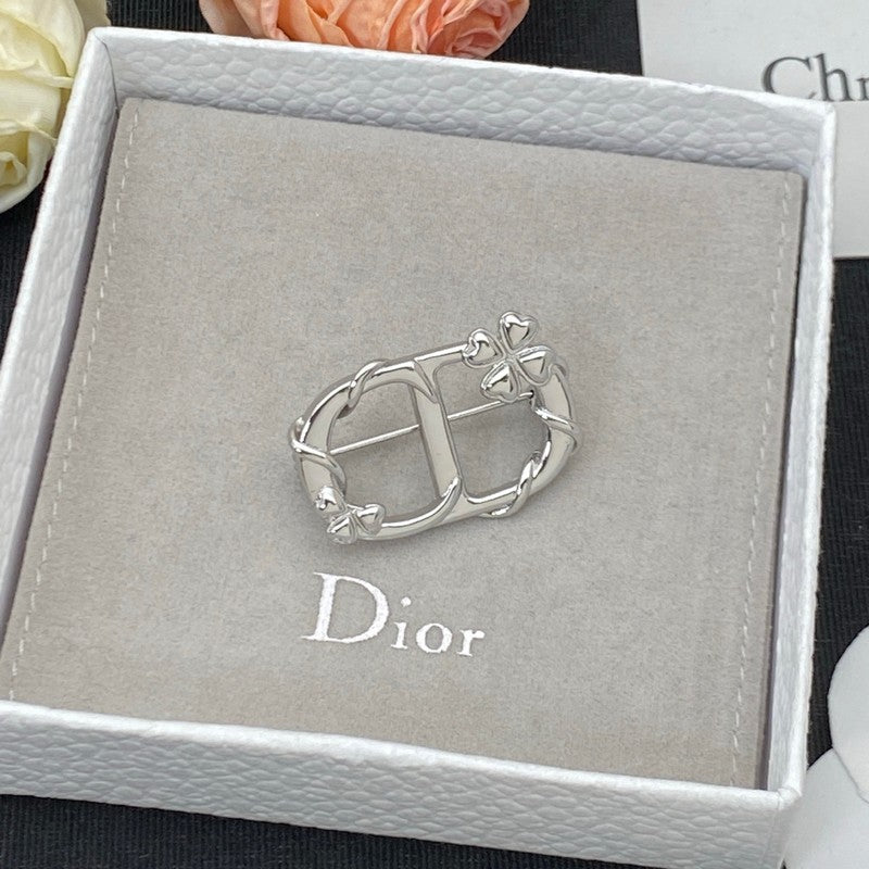 18K Dior Revolution Pearl Brooch