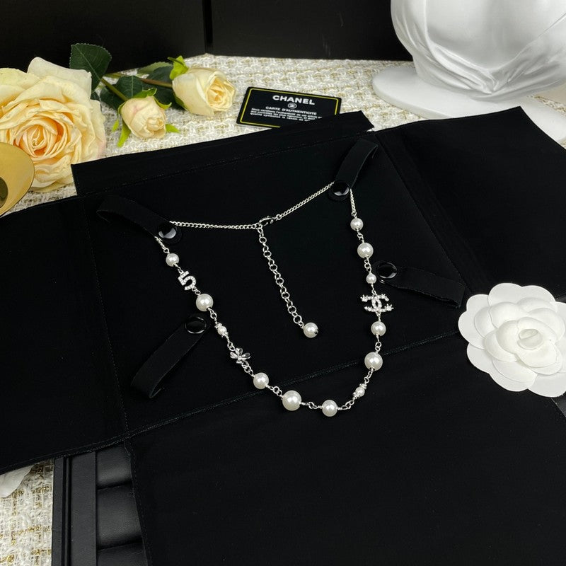 18K Chanel N.5 Choker Diamond Necklace