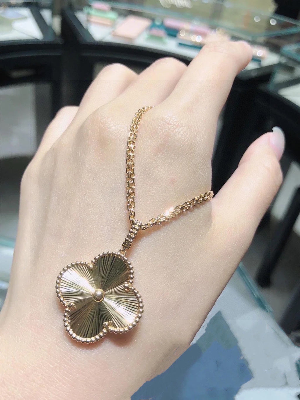 18K Van Cleef & Arpels Magic Alhambra Necklace