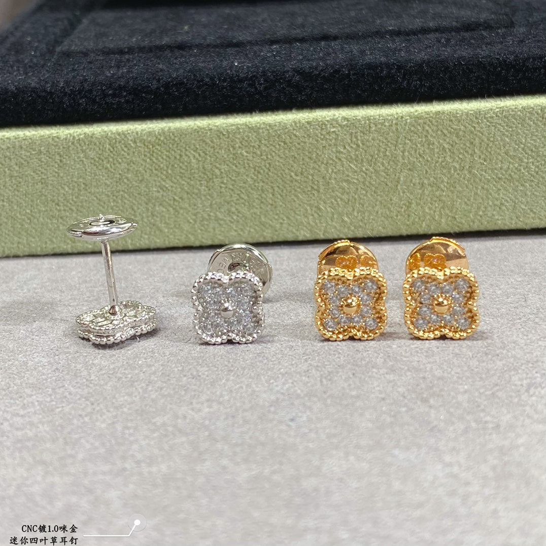 18K Van Cleef & Arpels Vintage Alhambra Diamonds Earrings