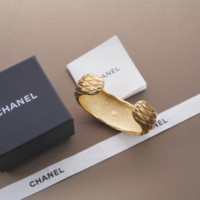 18K Chanel Diamond Gold Cuff Bracelet