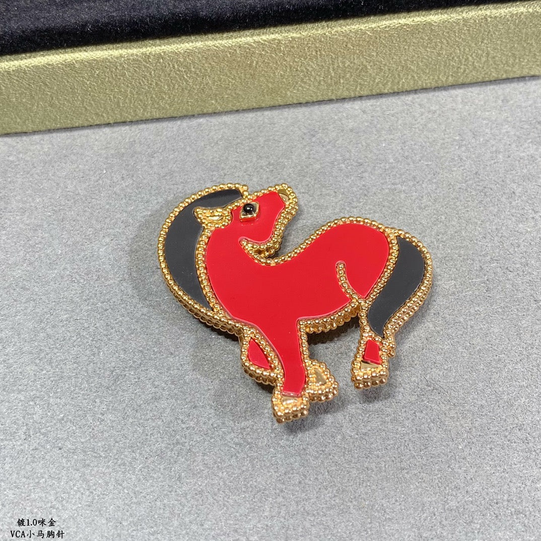 18K Van Cleef & Arpels Lucky Animals Horse Clip Brooch