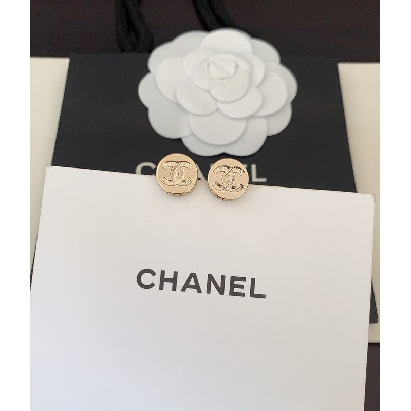 18K Chanel Gold Button Earrings