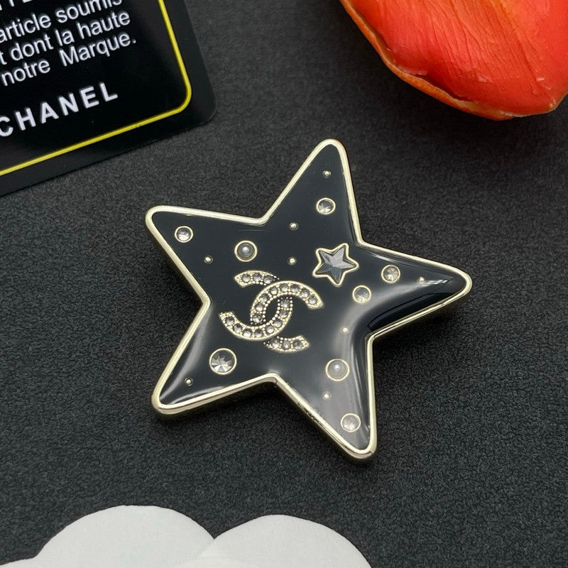 18K Chanel Star Gold Brooch