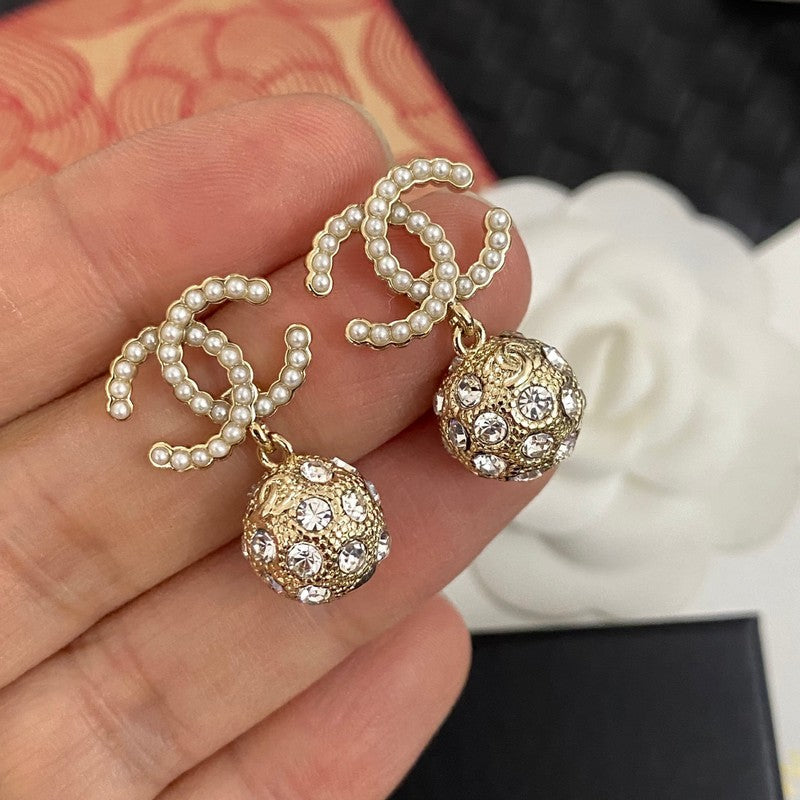 18K Chanel Drop Diamond Earrings