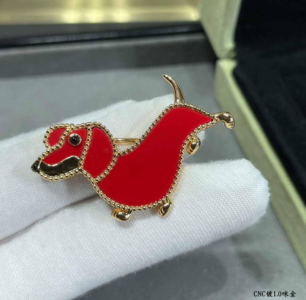 18K Van Cleef & Arpels Lucky Animals Dachshund Clip Brooch