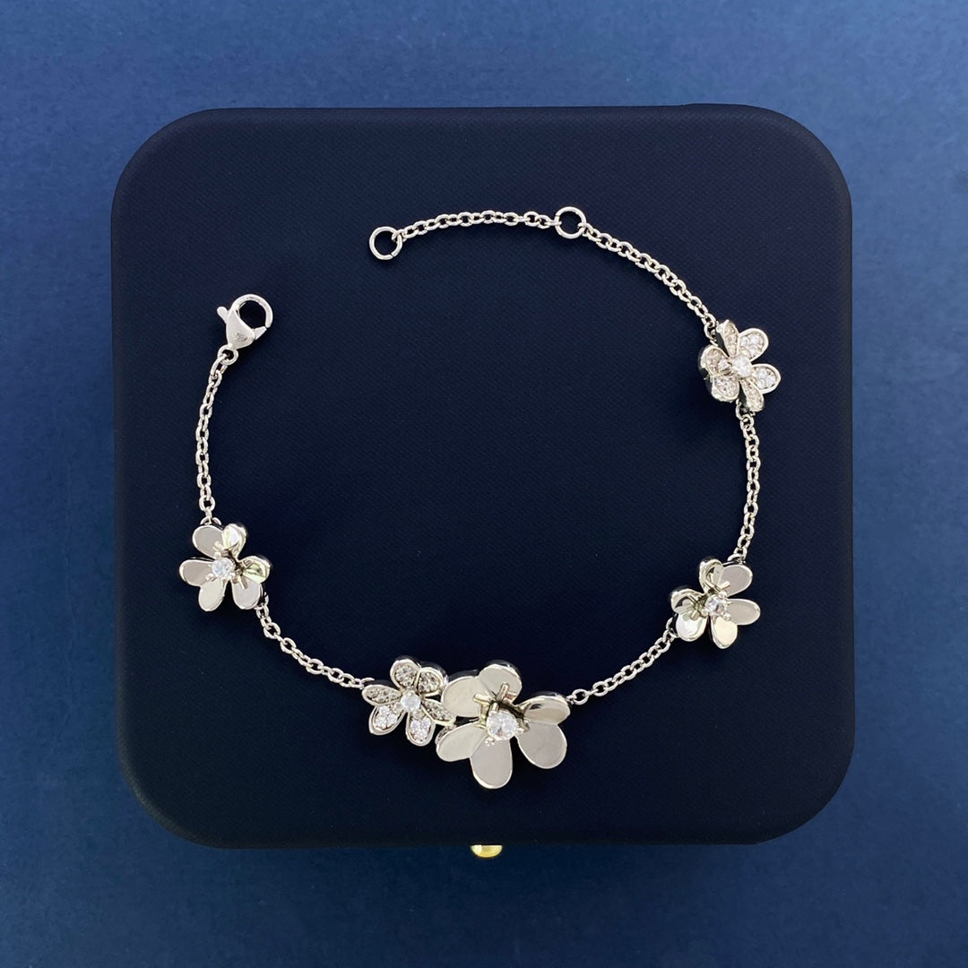 18K Van Cleef & Arpels Frivole Diamonds Clover Bracelet