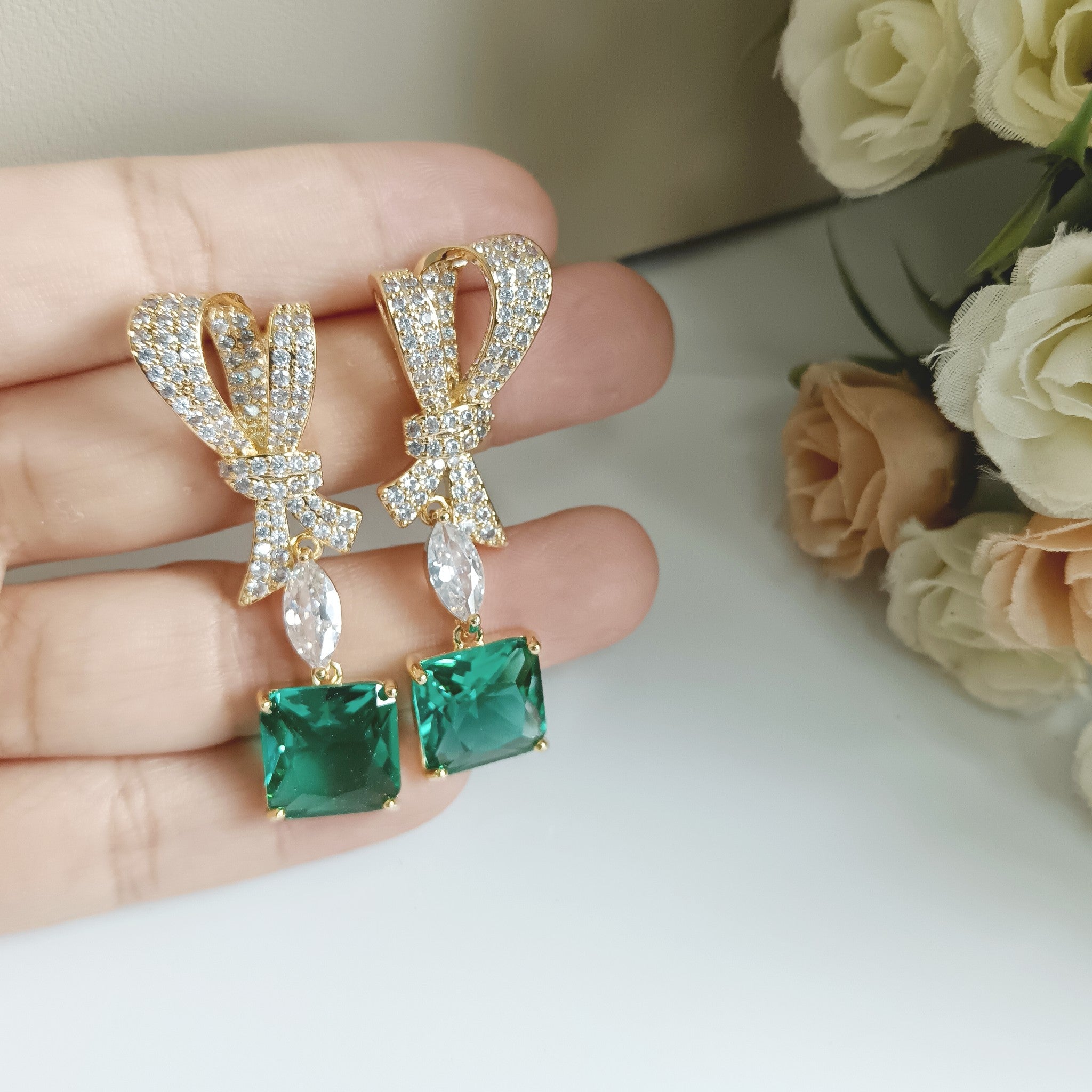 18K BVLGARI BV Magnificent Inspirations Green Crystals Earrings