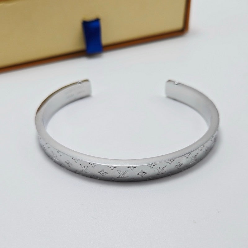 18K Louis Vuitton Monogram Gold Bracelet