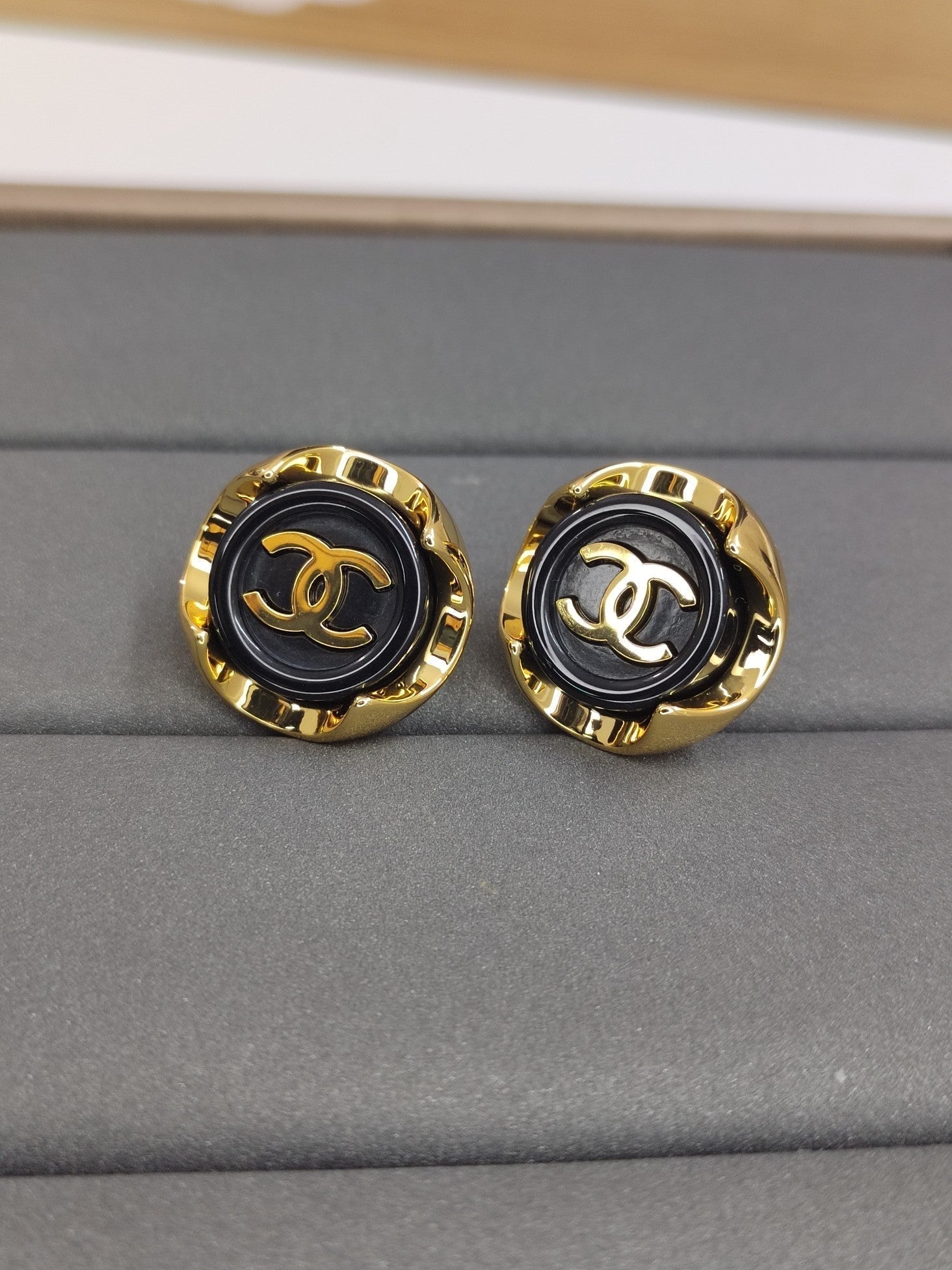18K Chanel Black Earrings