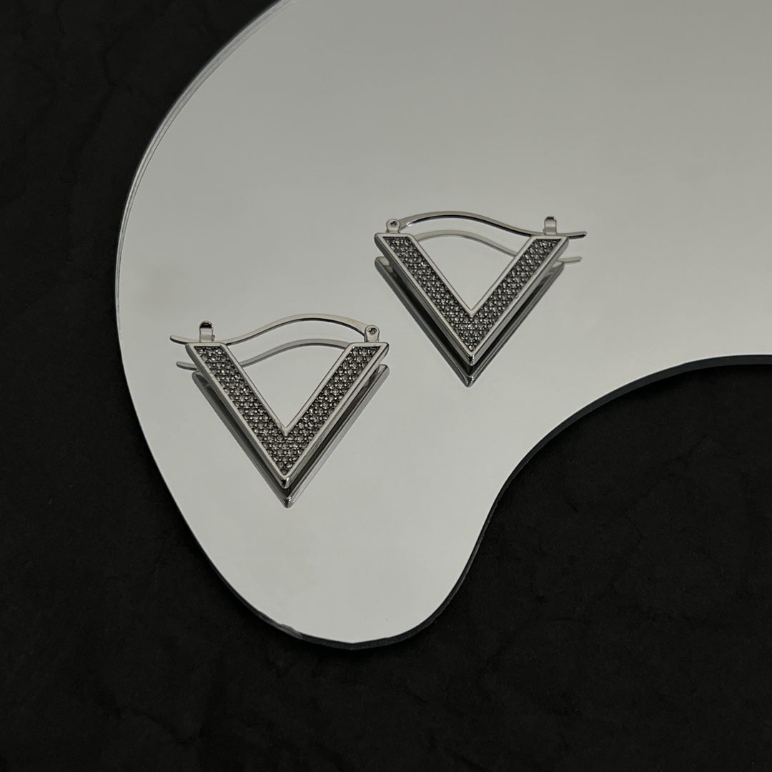 18K Valentino Vlogo Diamonds Earrings