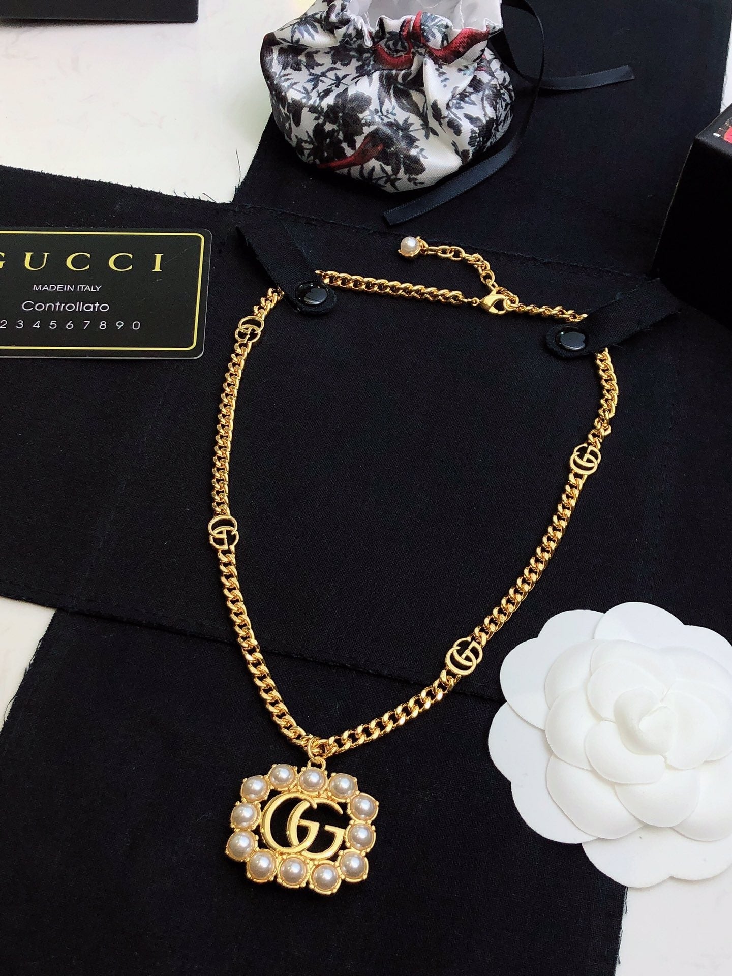 18K Gucci Pearl Necklace